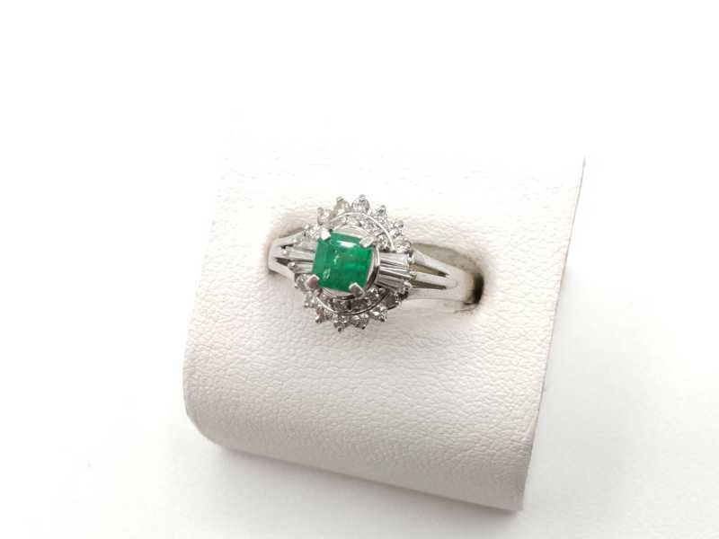 宝石買取 エメラルド 指輪 Pt900